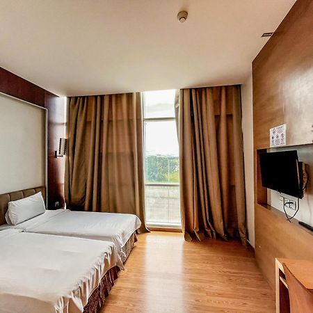 Courtyard Hotel 1Borneo Kota Kinabalu Kültér fotó