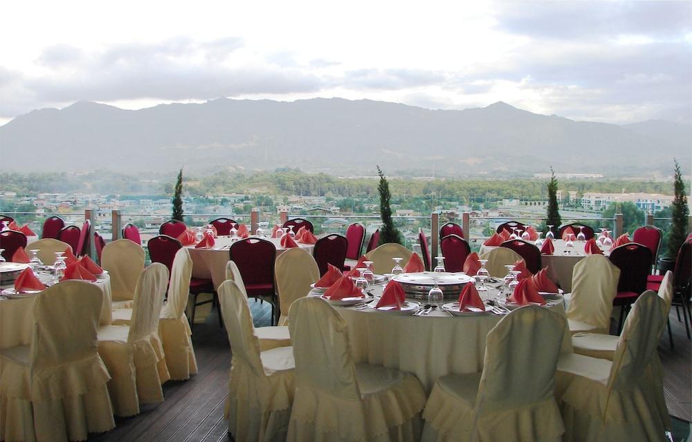 Courtyard Hotel 1Borneo Kota Kinabalu Kültér fotó