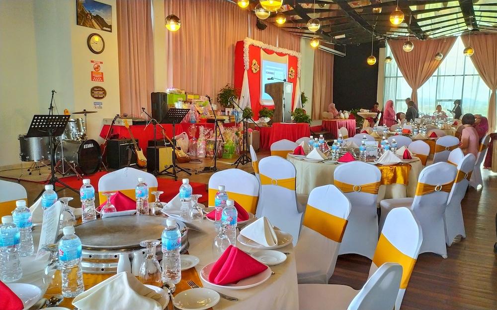 Courtyard Hotel 1Borneo Kota Kinabalu Kültér fotó
