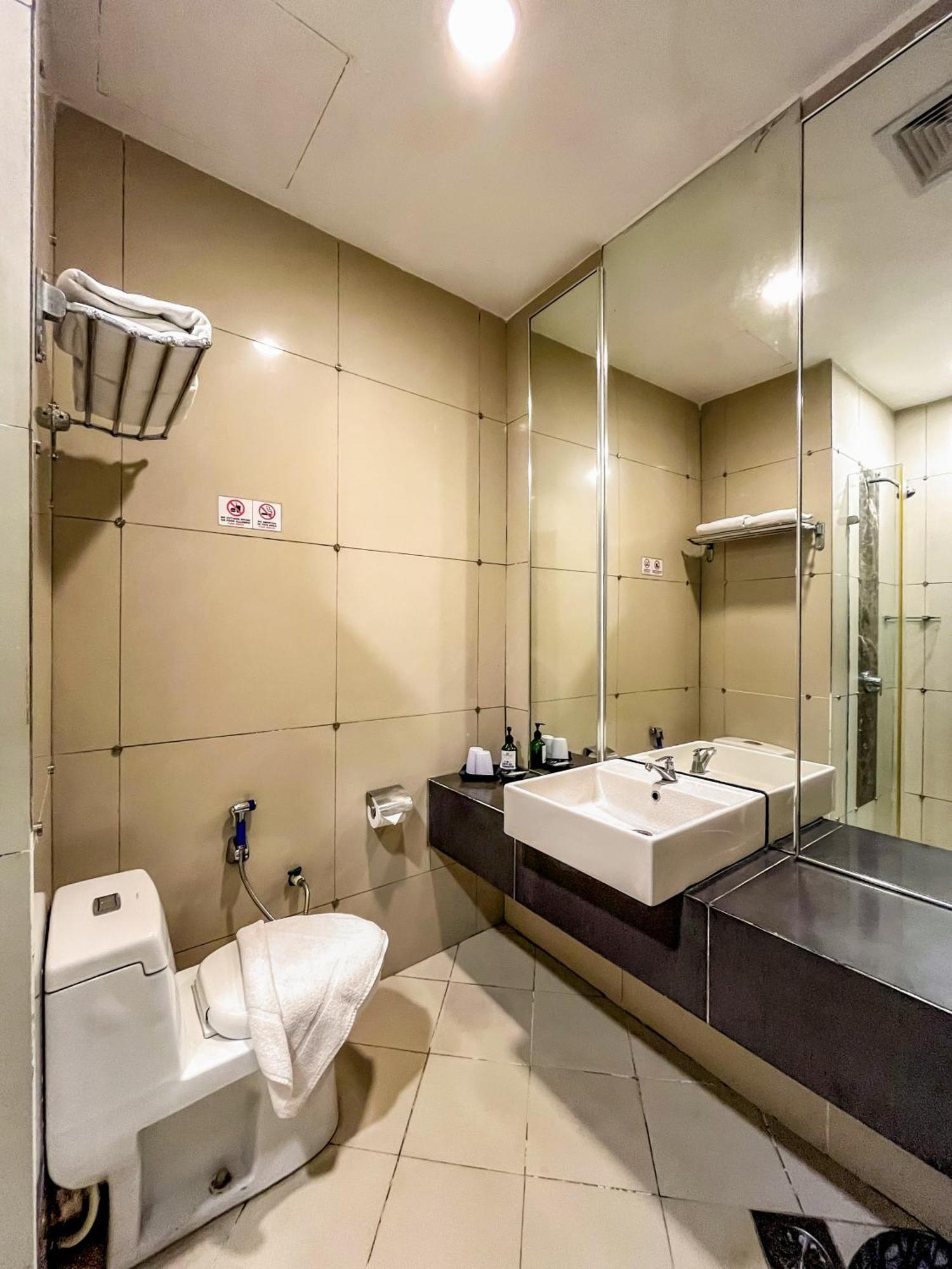 Courtyard Hotel 1Borneo Kota Kinabalu Kültér fotó
