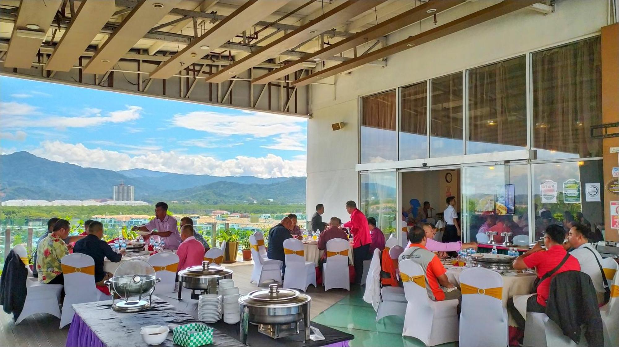 Courtyard Hotel 1Borneo Kota Kinabalu Kültér fotó